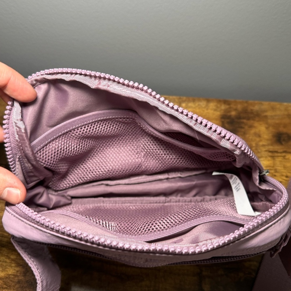 Lululemon Everywhere Belt Bag - Picture 5 of 11